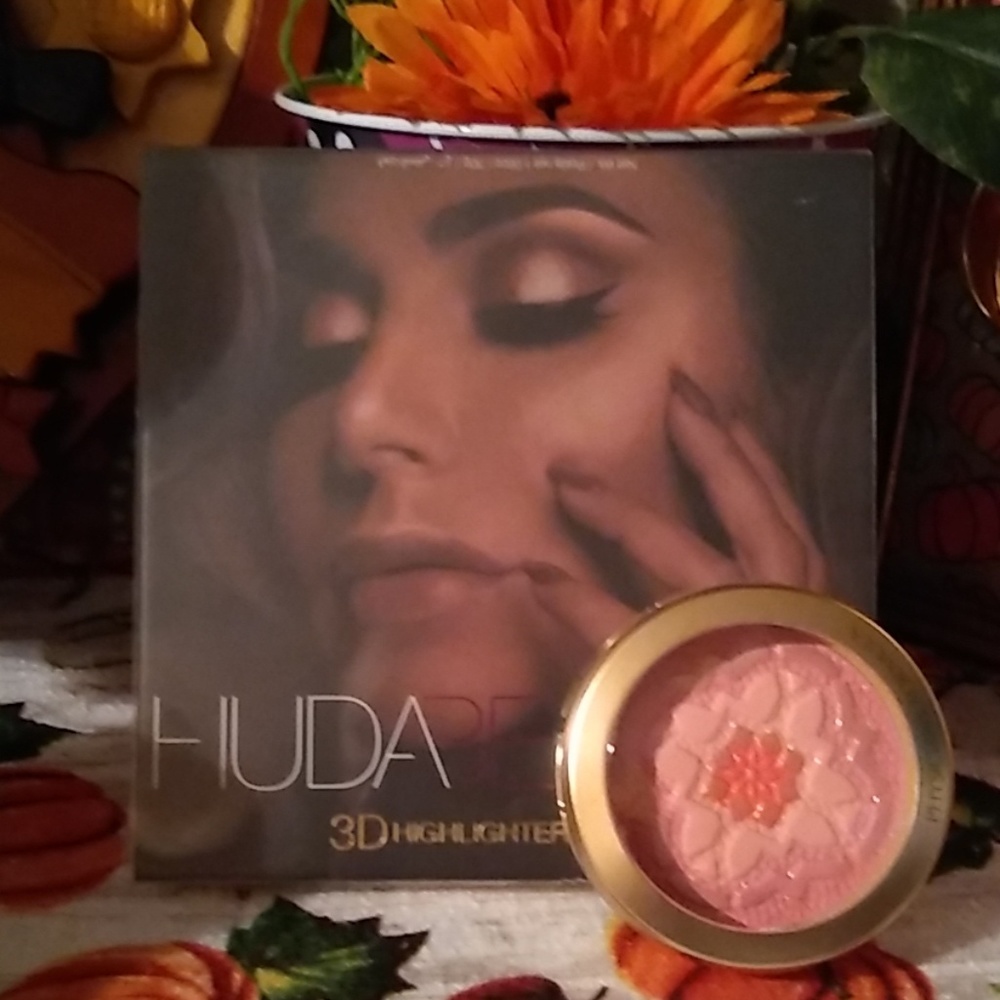 Huda Highlight 3D pallet and Physicians Formula